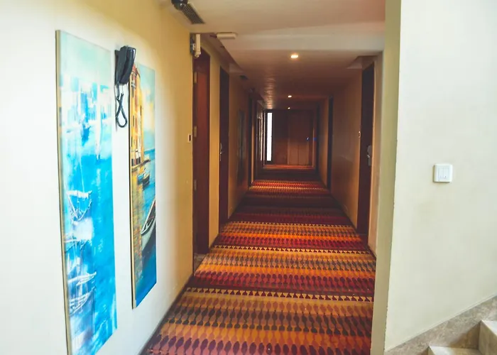 Hotel Riverview Ahmedabad